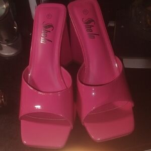 💕SHEIN Vibrant Pink Block Heel Sandals